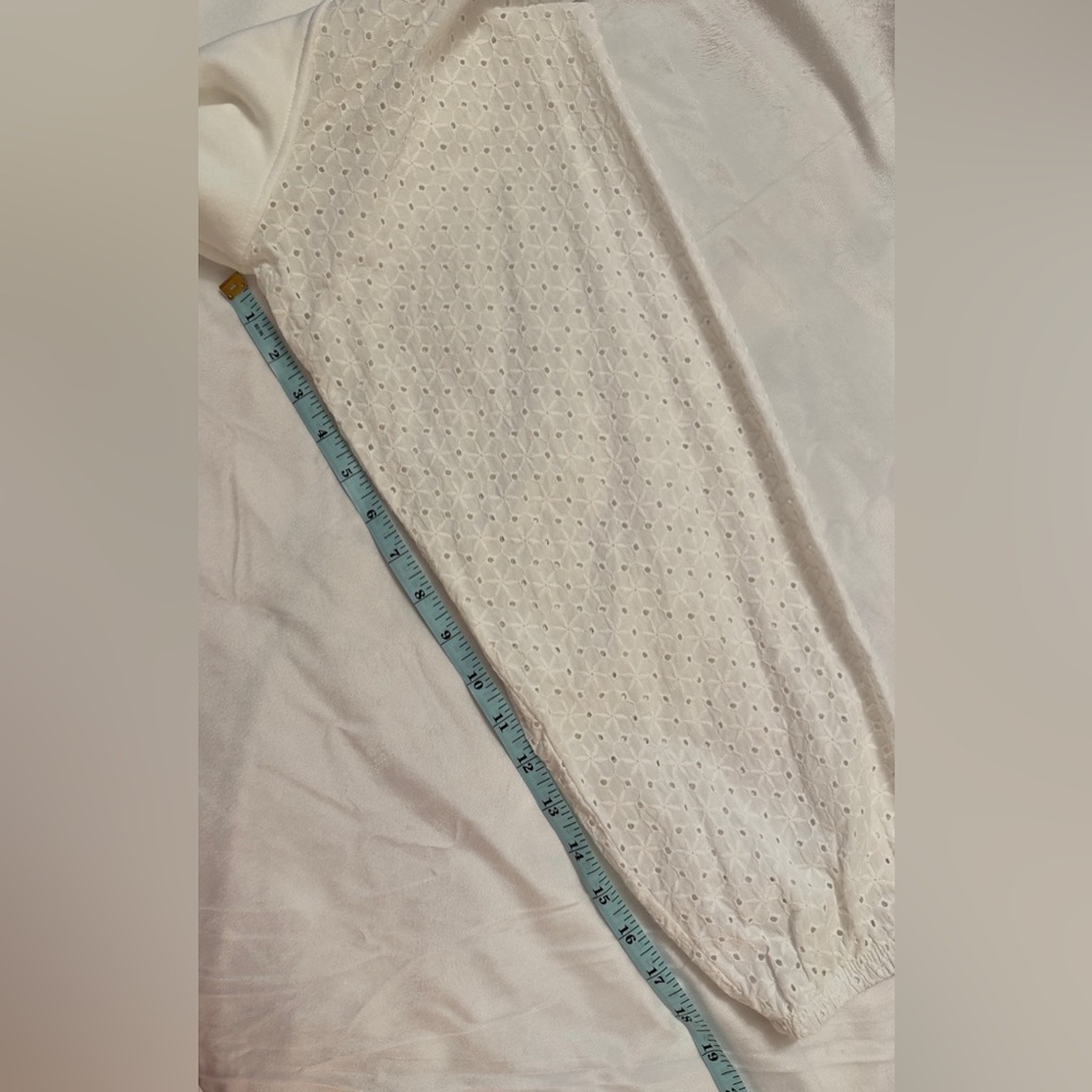 Gap size L “new off white” sweatshirt, eyelet sleeves. NWOT, sold out at Gap! - Picture 9 of 13